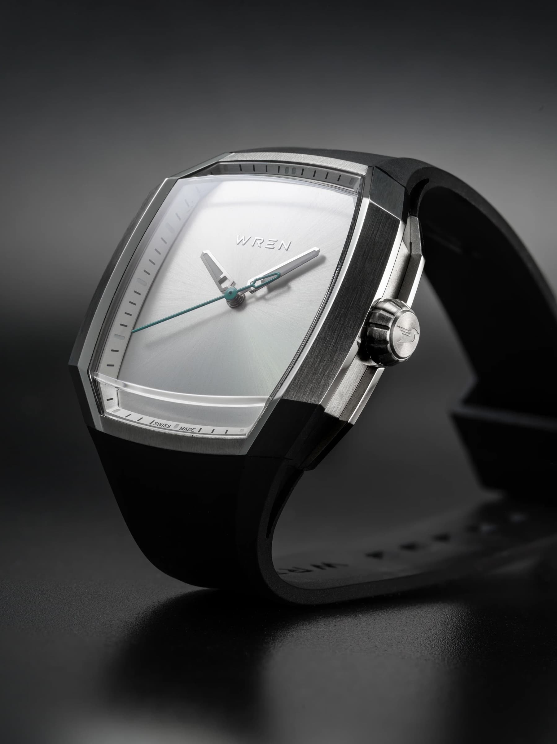 Wren introduces the Vessel, its first integrated-bracelet sports watch