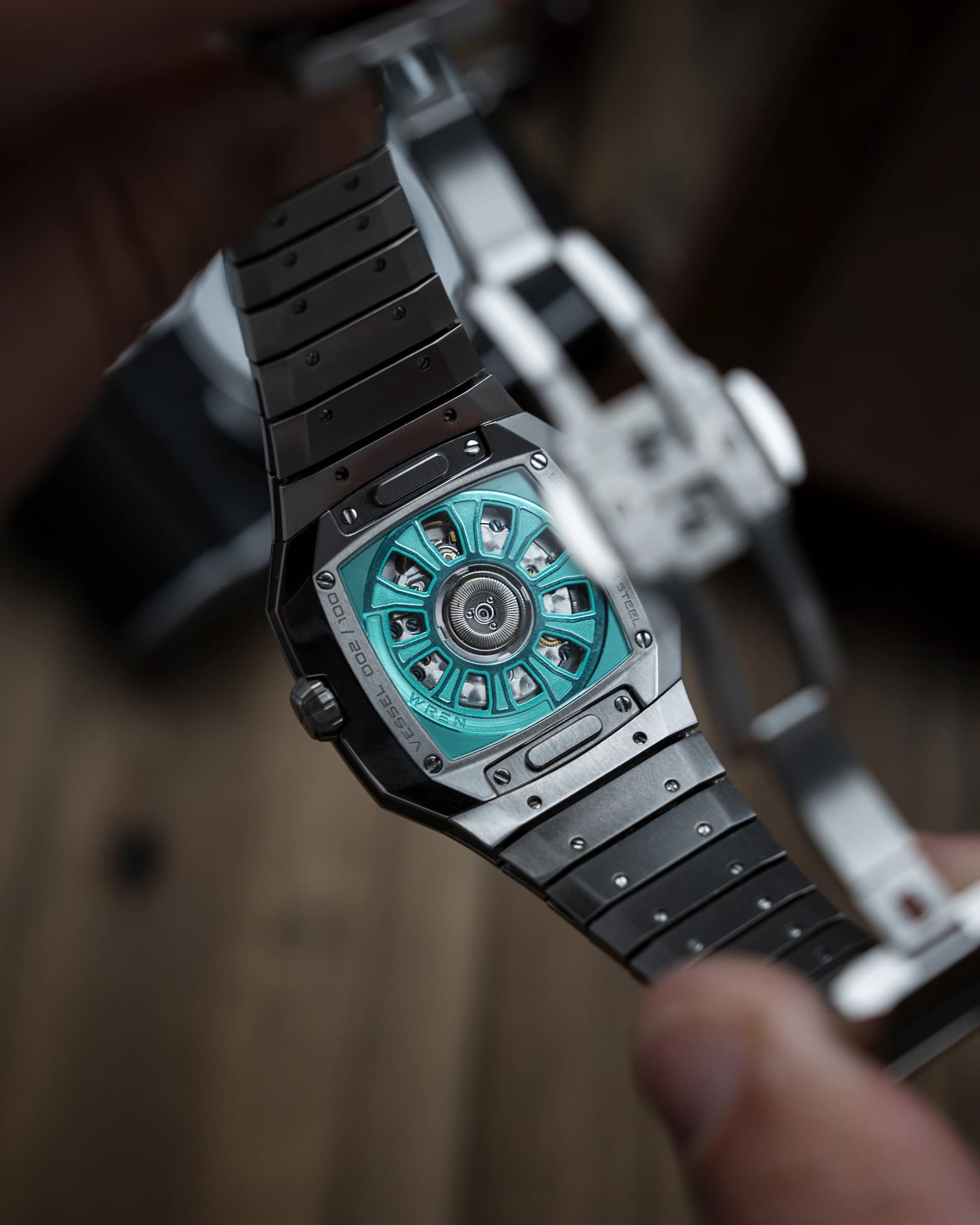 Wren introduces the Vessel, its first integrated-bracelet sports watch
